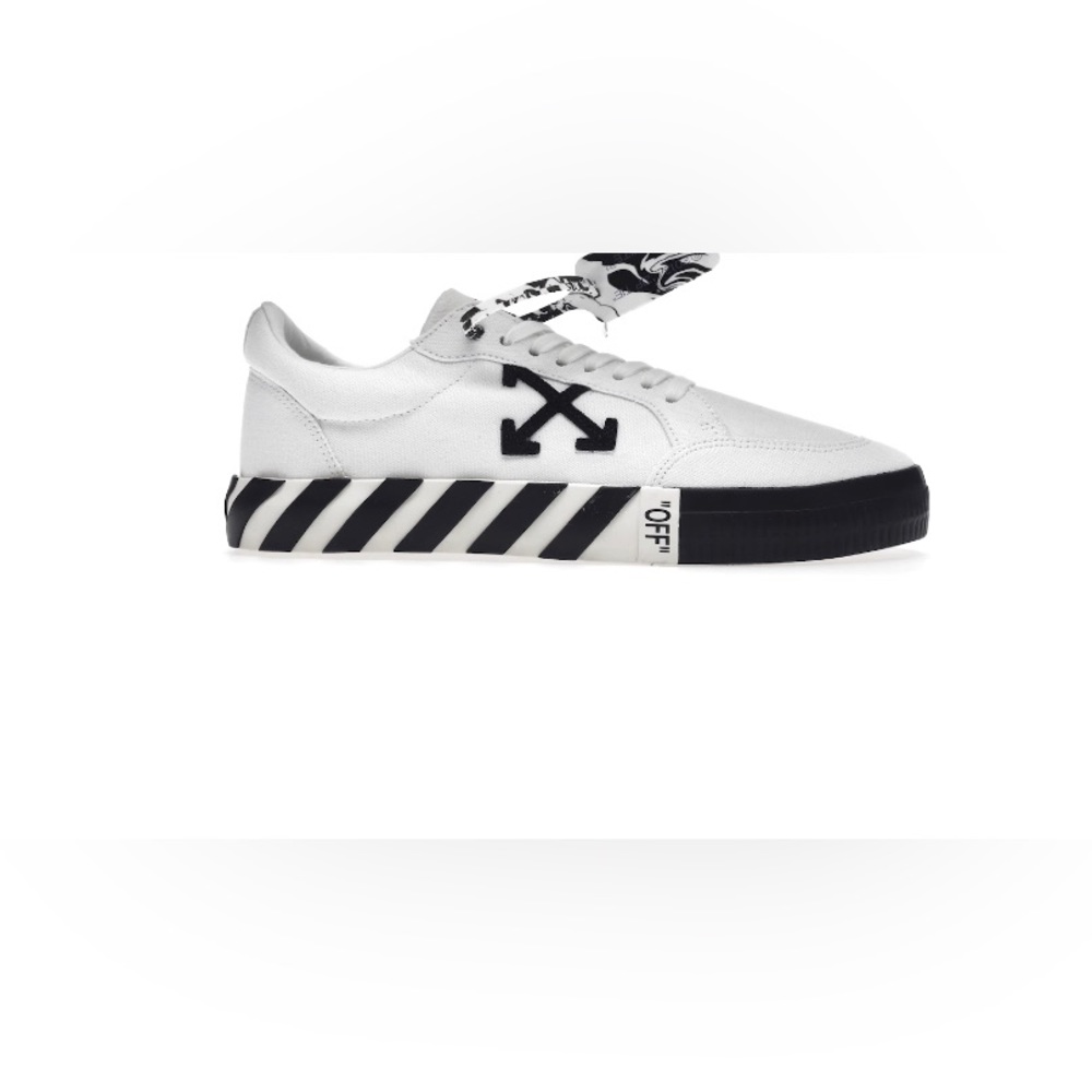 Off-White Canvas Low Vulc Sneaker Zebra Tag